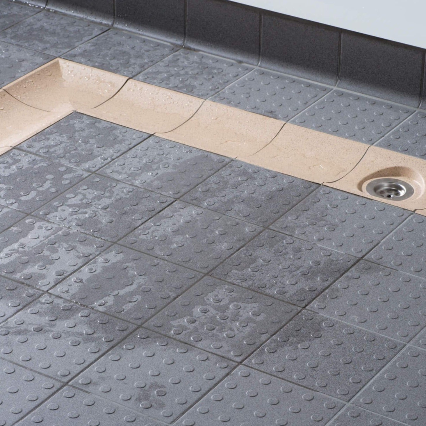 Dorset Woolliscroft Multidisc Dark Grey Slip Resistant Quarry Tile 148x148mm