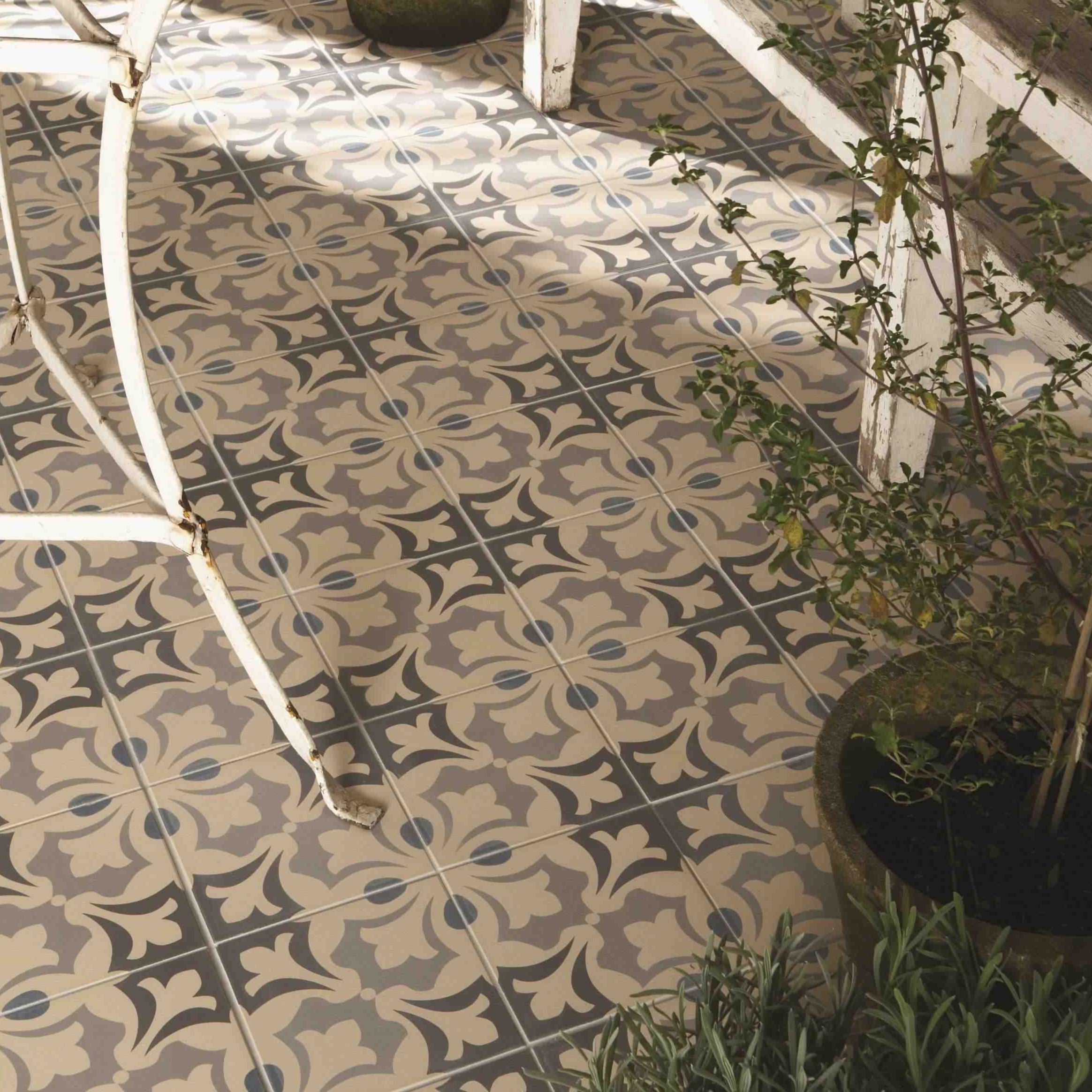 Original Style Odyssey Primo Rococo Light Blue, Light Grey and Dark Grey on White Tile 15x15cm