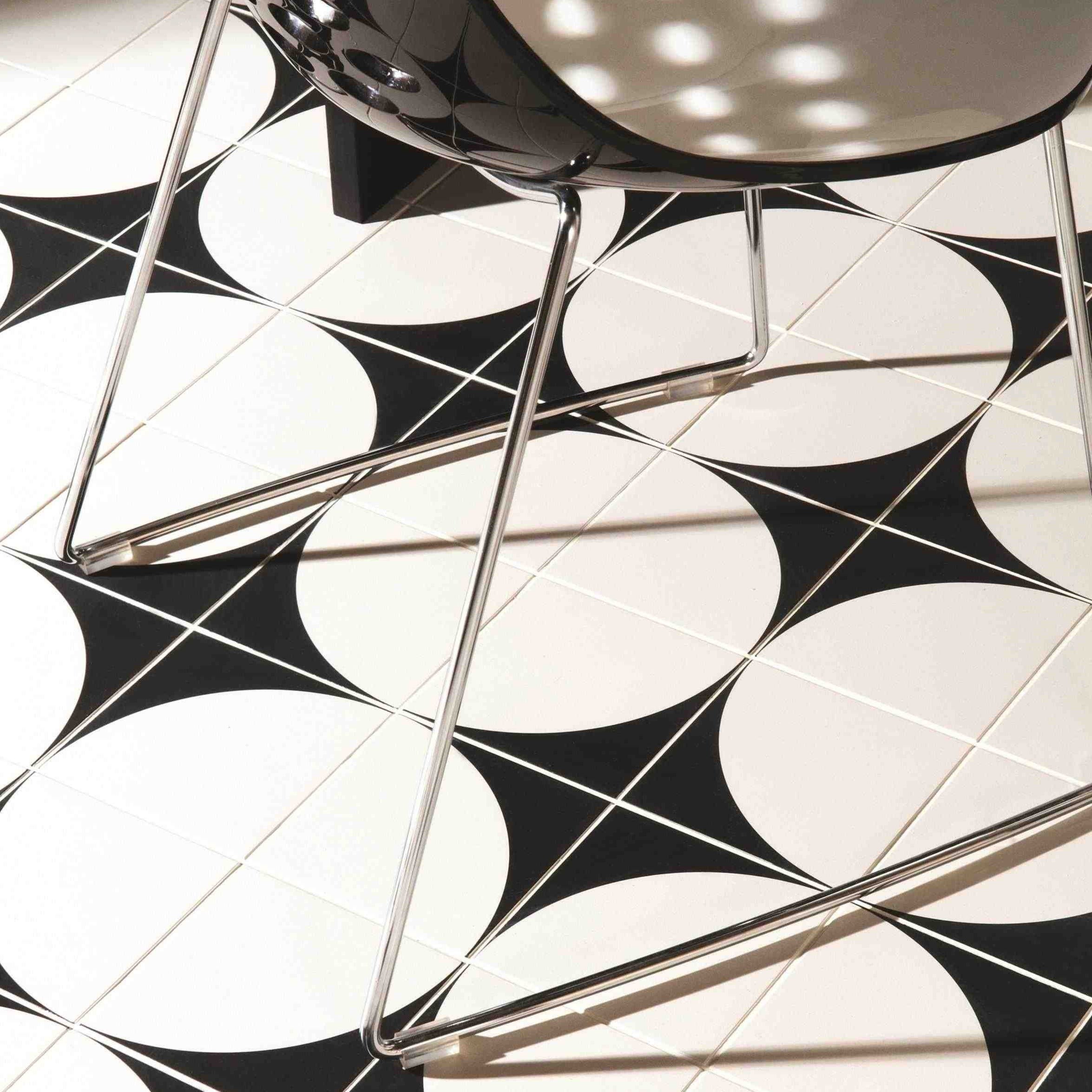 Original Style Odyssey Tao 1 Black on Dover White 15x15cm-