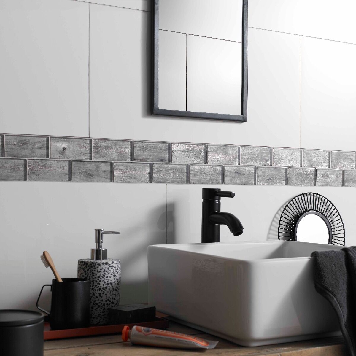 Horizon Silver Wood Effect Glass Brick Mosaic 48x98mm-Verona-G30237