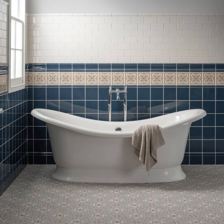Original Style Artworks Symmetrical Classical Pattern Single Tile on County White-