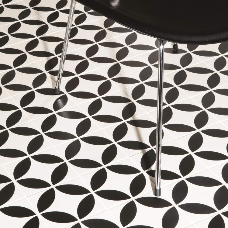 Original Style Odyssey Bavaria Black on Dover White 15x15cm-