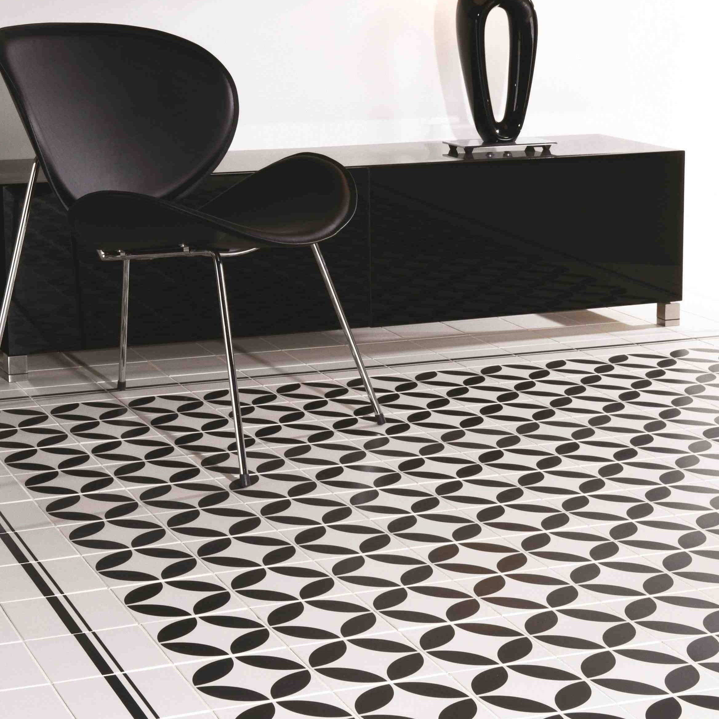 Original Style Odyssey Bavaria Black on Dover White 15x15cm-
