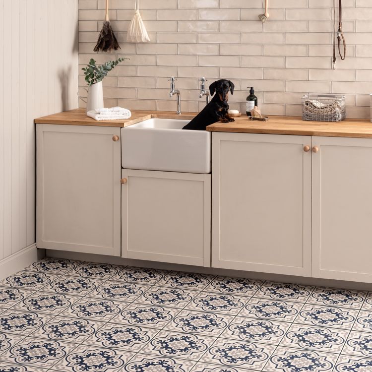 Original Style Odyssey Grande Vogue Dark Blue/Light Grey on Chalk Tile 30x30cm-