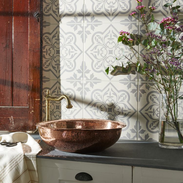 Original Style Odyssey Grande Pentillie Light Grey on Chalk Tile 30x30cm