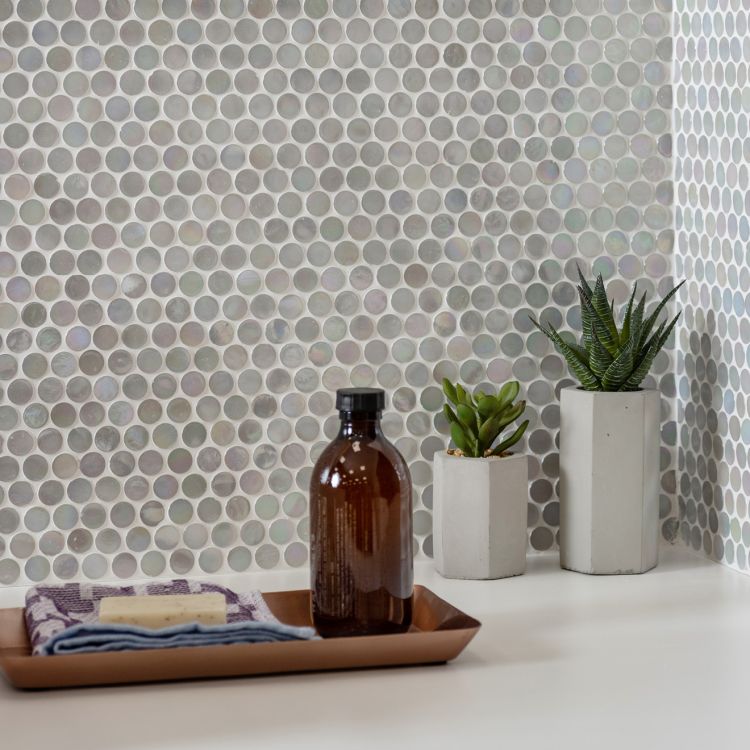 Original Style Mosaics White Lady Iridescent Round Glass Mosaic Tile 29x29cm